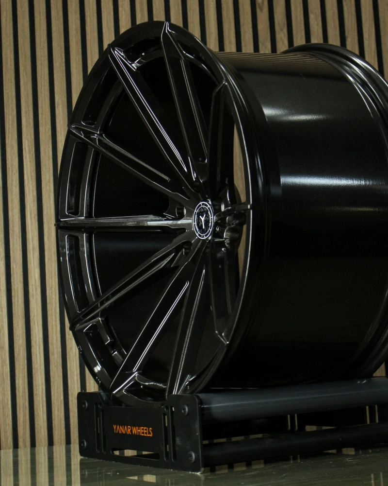 Sada alu kol Yanar Wheels YF.14 Flow Forged 20″/21″ ET12 – Dark Anthracite (4 ks)