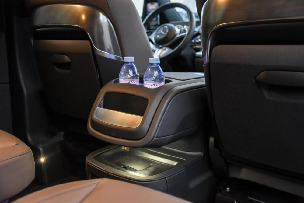 Luxusní středová konzole opěrka s lednicí pro MB W447 V-Class Vito 2014+ černá