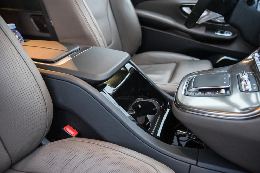 Luxusní středová konzole opěrka s lednicí pro MB W447 V-Class Vito 2014+ černá